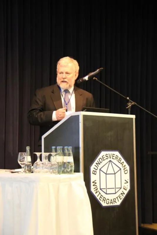 Prof. Dr. Franz Feldmaier hielt den Eröffnungsvortrag der Wintergartentage 2015 in Berlin