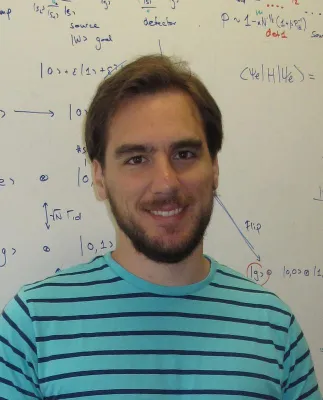 Bild: Dr. Alejandro González Tudela erhält den NJP Early Career Award