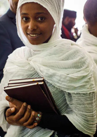 Die vollständige Bibel jetzt in 674 Sprachen Bild: Die vollständige Bibel jetzt in 674 Sprachen