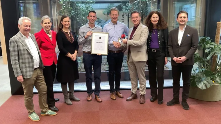 Bild: Phoenix Award für 100 Jahre Baggenstos