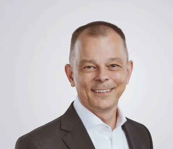 Bild: SHE Informationstechnologie betreibt IT-Systeme und Anwendungsentwicklung der MLP-Gruppe 