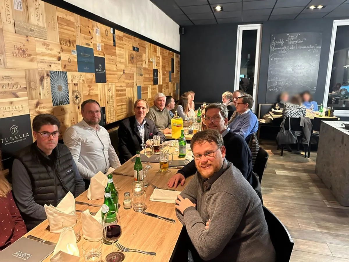 Die Mitglieder der FDP Haar und der benachbarten Ortsverbände blicken zielgerichtet nach vorn. (© FDP Haar)