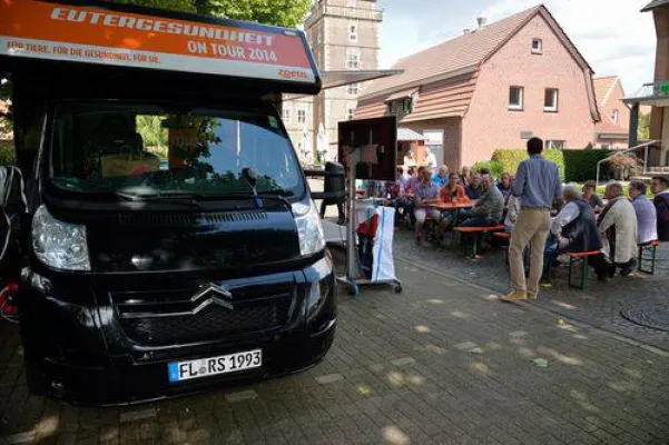 Bild: Zoetis ist mit dem „Eutermobil“ auf großer Deutschland-Tour