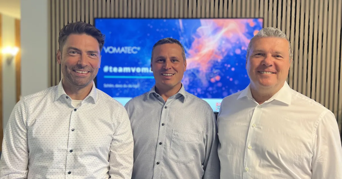 Das neue Führungsteam von VOMATEC: Dr. Stephan Heuer (li.), Stefan Sauter (Mitte) & Oliver Schmidt (© VOMATEC Innovations GmbH)
