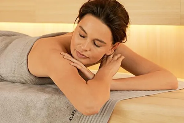 Bild: Wohltuende Wärme, die wirkt: Dem Stress entfliehen - in der Sauna