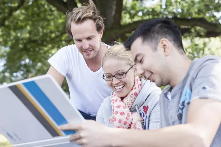 HHL-Studenten zeichnen sich durch Internationalität, Unternehmergeist und Leadership-Potenzial aus Bild: HHL-Studenten zeichnen sich durch Internationalität, Unternehmergeist und Leadership-Potenzial aus