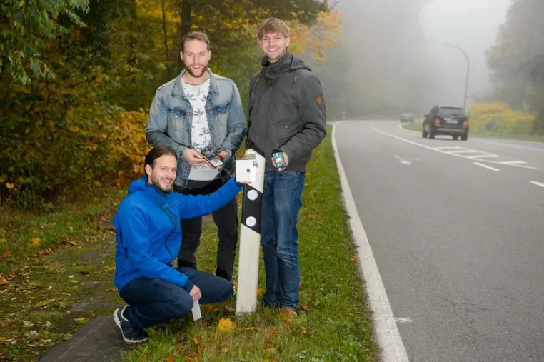 Studenten nehmen mit Frühwarnsystem für Geisterfahrer an internationalem Wettbewerb in Peking teil Bild: Studenten nehmen mit Frühwarnsystem für Geisterfahrer an internationalem Wettbewerb in Peking teil