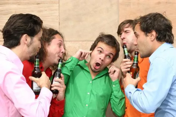 Das GlasBlasSing Quintett mit "Liedgut auf Leergut" erstmalig in den Wühlmäusen Bild: Das GlasBlasSing Quintett mit "Liedgut auf Leergut" erstmalig in den Wühlmäusen