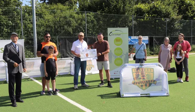 1.500 Euro Spende für integrative Arbeit der SGM Juniors vom Reutlinger Spendenparlament Bild: 1.500 Euro Spende für integrative Arbeit der SGM Juniors vom Reutlinger Spendenparlament