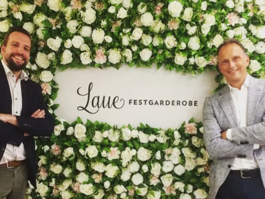 Bild: ERSTER DEUTSCHER PRONOVIAS GROUP SHOP-IN-SHOP BEI PARTNER LAUE FESTGARDEROBE IN TELLINGSTEDT