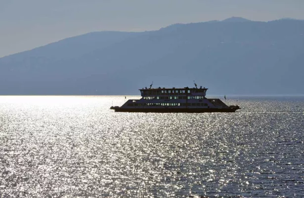 Bild: Der Frühling am Lago Maggiore bringt Hybridschifffahrt