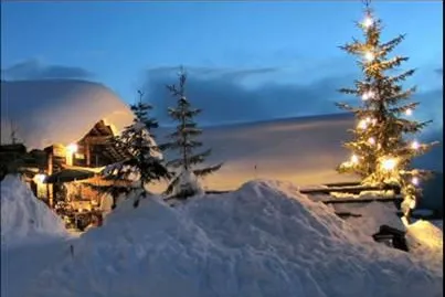 Bild: Bergweihnacht mit Glühwein, Kerzenlicht und Stubenmusik