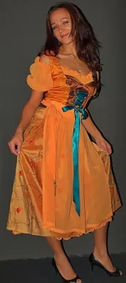 "Marjom Stalp" stellt sich vor - Exklusive Meisterwerke der Abendkleid-Mode Bild: "Marjom Stalp" stellt sich vor - Exklusive Meisterwerke der Abendkleid-Mode