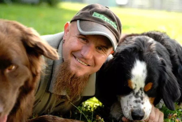 Bild: Holger Schüler "Der Hunde-Erziehungsberater" auf 6 Pfoten am 13.10.2012 im Kurzentrum Bad Suderode