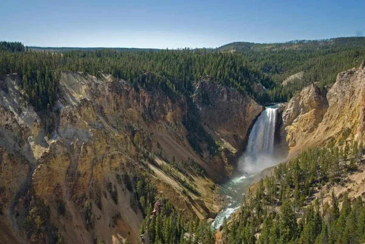 Ein gewaltiger Wasserfall im Yellowstone Nationalpark, Quelle:Gary Arndt/ G Adventures