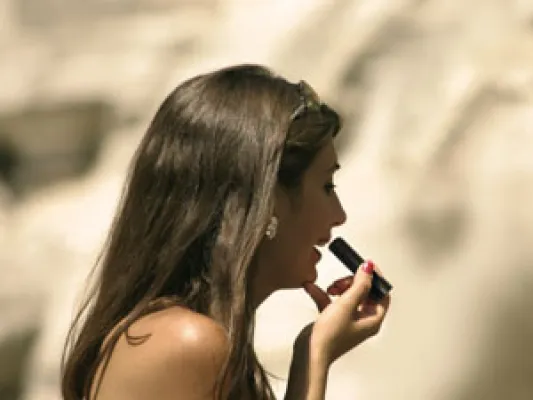 Bild: Lippenstift heizt Herpes ein – Behandlung mit Wärme – ganz ohne Chemie