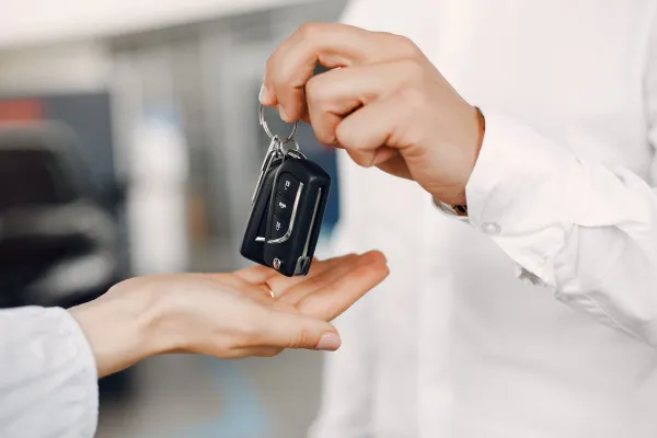 Bild: Auto verkaufen ohne Feilschen: Your Next Car setzt beim Ankauf auf Klartext und faire Preise