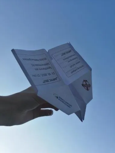Mediale Luftpost: Mit Papierfliegern, Final Calls und klassischer Pressearbeit in die Medien Bild: Mediale Luftpost: Mit Papierfliegern, Final Calls und klassischer Pressearbeit in die Medien