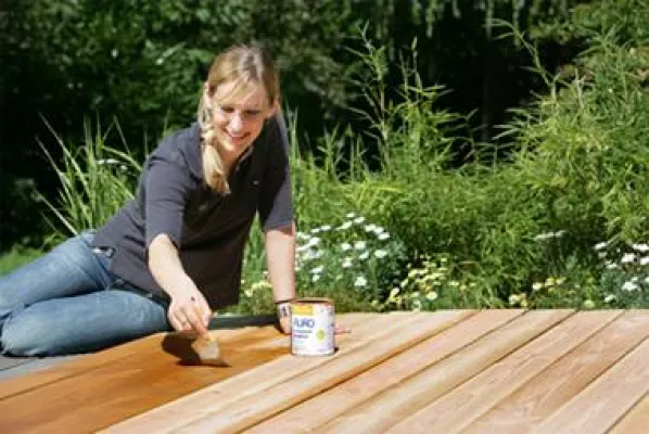 Bild: Die Gartensaison ist eröffnet: Frühjahrstipps für Gartenmöbel und Holzterrassen