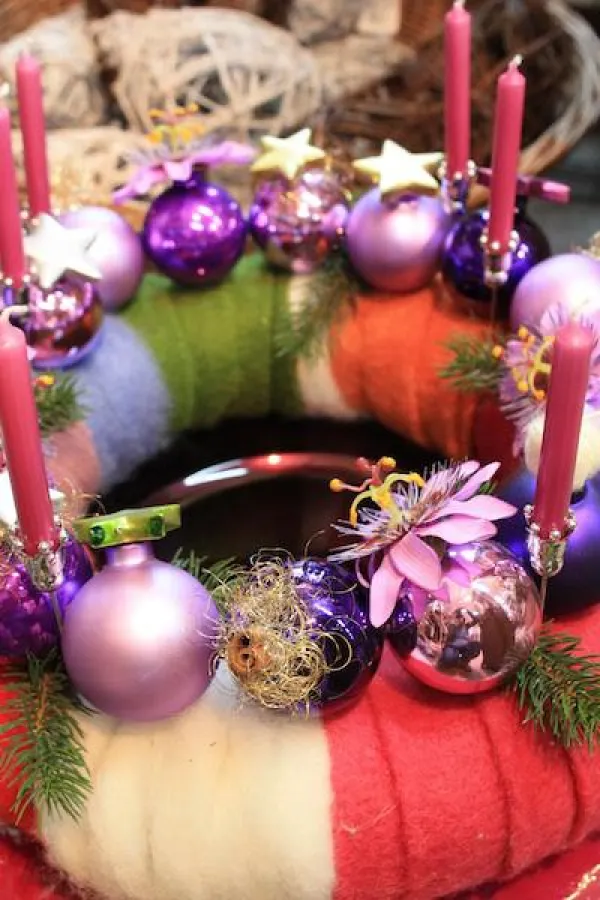 Floristmeisterin Christiane Kress kreiert adventliche Floristik mit echtem Zeitgeist.