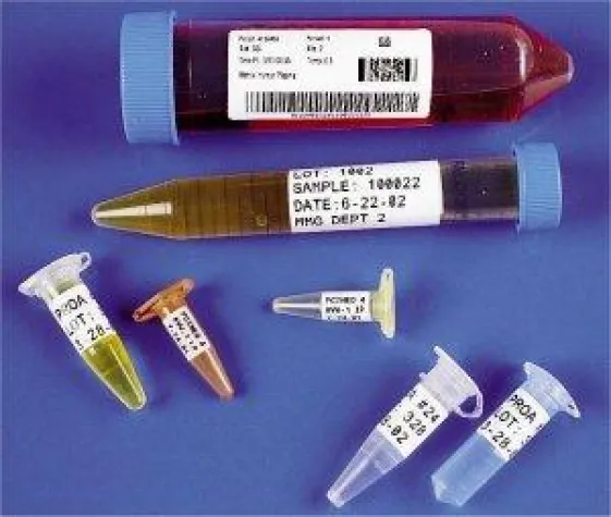 Bild: Langlebige Laboretiketten für Laserdrucker - erhältlich bei MAKRO IDENT