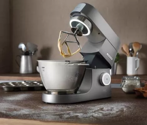Bild: Ästhetisch, vielseitig und einfach stark: Die neue Küchenmaschine Chef Titanium von Kenwood