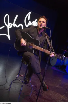 Bild: Legenden leben länger - Premiere von "Ring of Fire" am Theater Hof