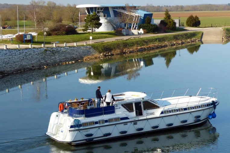 Bild: Ahoi und Bonjour! – Ein Hausboot mieten für den Urlaub in Frankreich