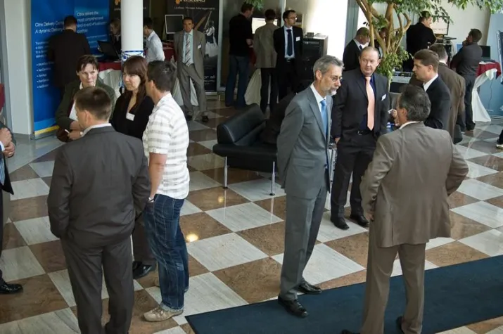 Bild: Viele Besucher zu Gast beim 9. IBYKUS-Infotag