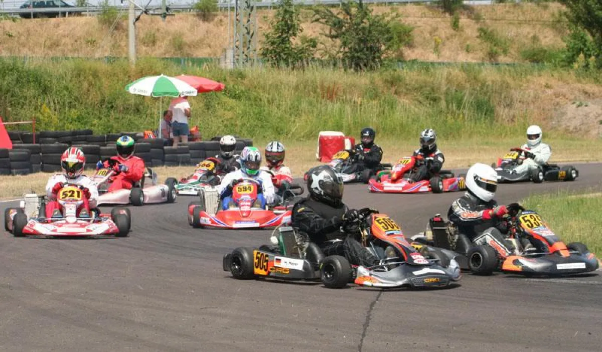 Formation der Rotax Max Master und Rotax DD2 Klasse