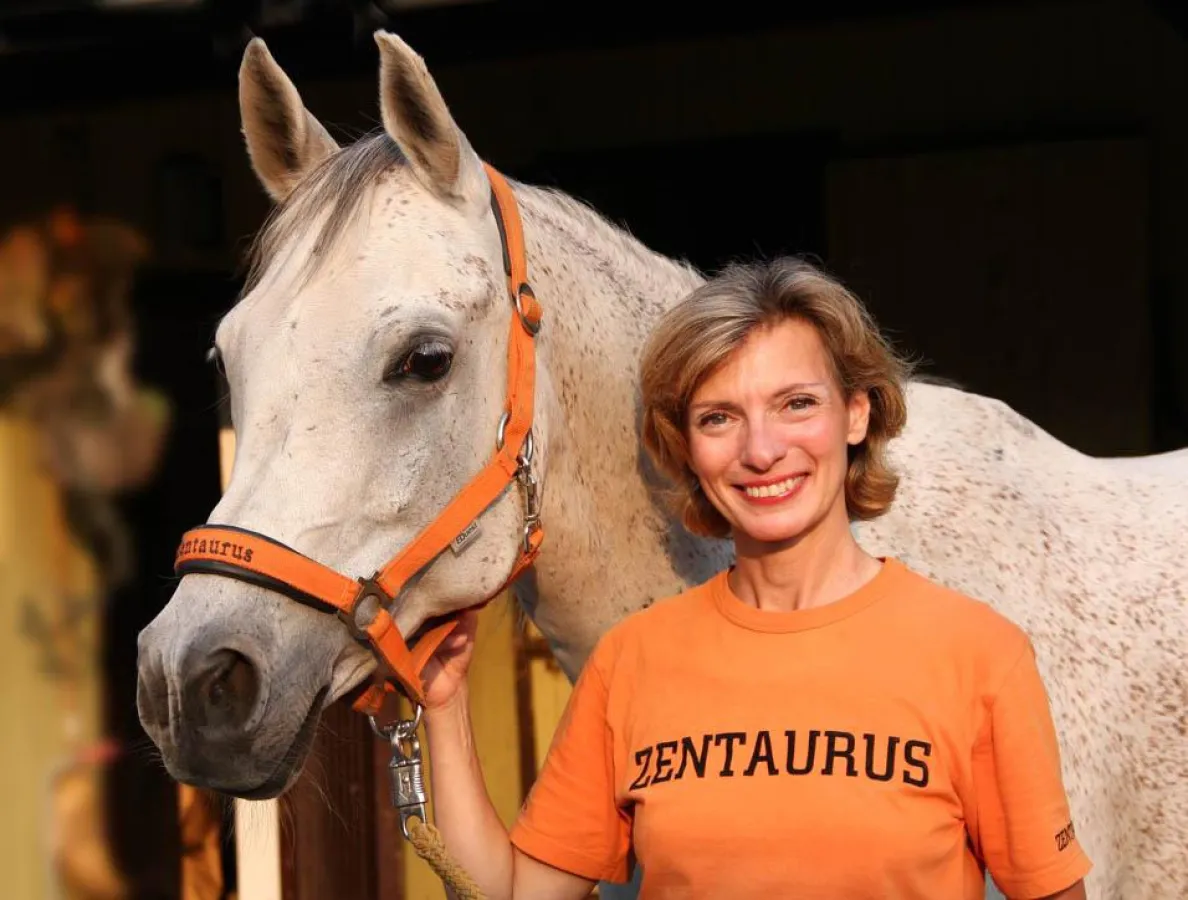 Bettina Städter mit Co-Trainer Saýaan
