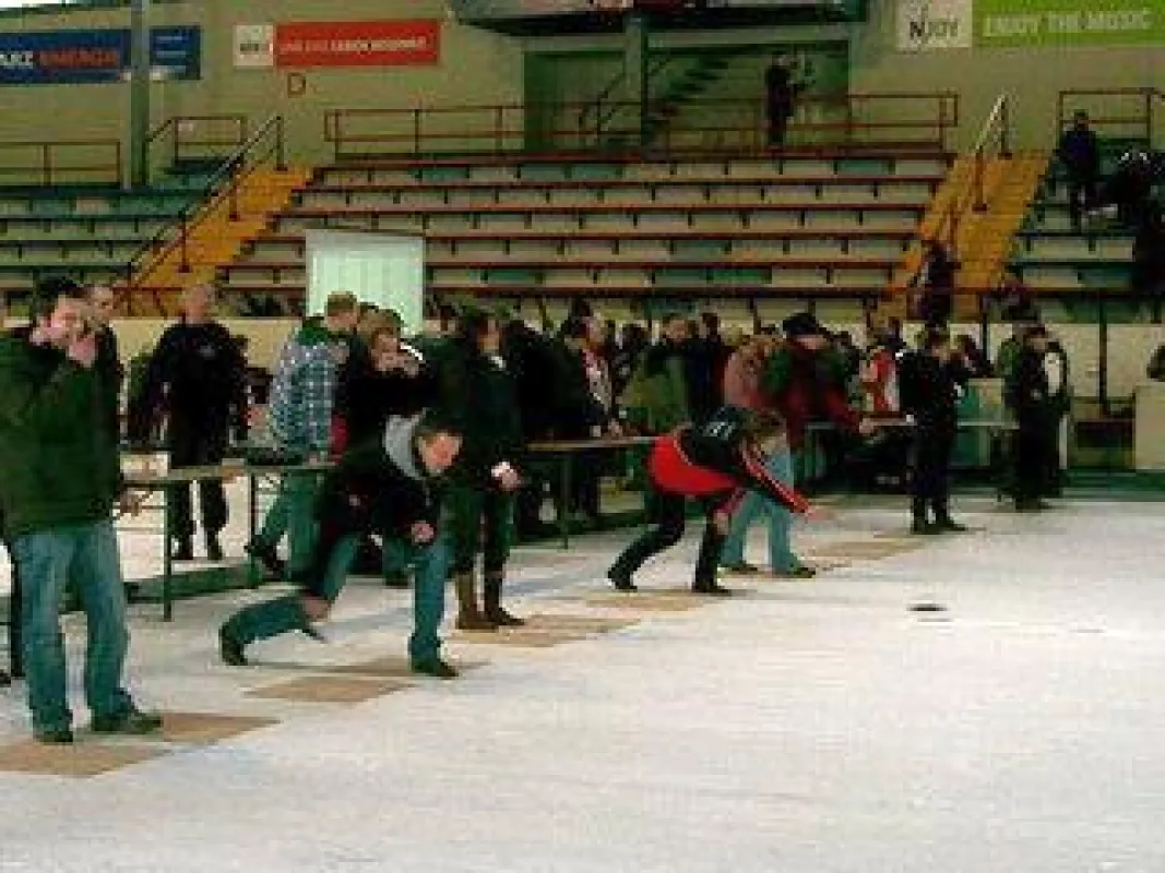Deutsche Meisterschaft im Setzbügeleisen-Eisschießen in Braunlage