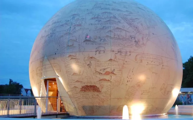 Bild: Moderne Technik schützt historischen Globus