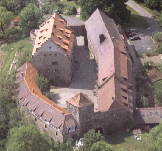 Bild: Landschaftszeichnen im mittelalterlichen Ambiente - Workshop zur Darstellen von Landschaft auf BURG FÜRSTENECK