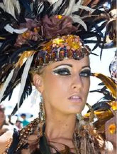 Bild: Glamour und Glitzer bei der J&B Met in Kapstadt