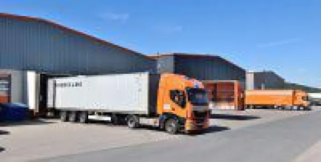 Bild: Spedition in Hohenlohe bietet Container-Transport an