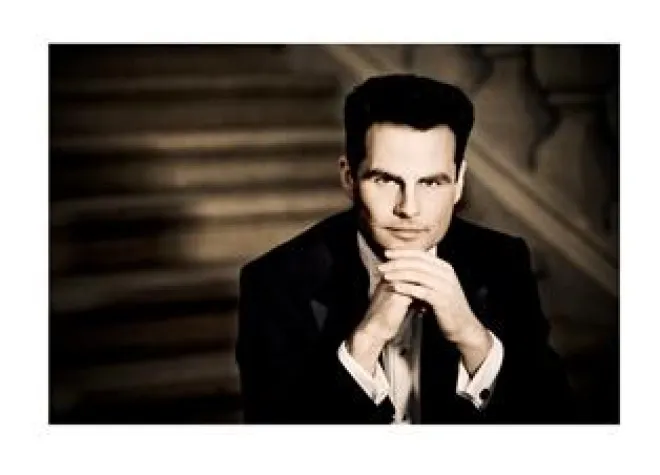 Bild: Constantin Trinks dirigiert in Bayreuth Wagners „Das Liebesverbot“, Premiere: 8. Juli 2013