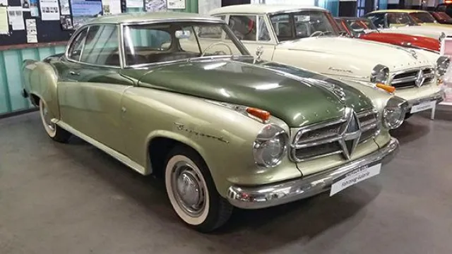 Bild: Schnappschuss im 50er-Jahre-Coupé für den guten Zweck