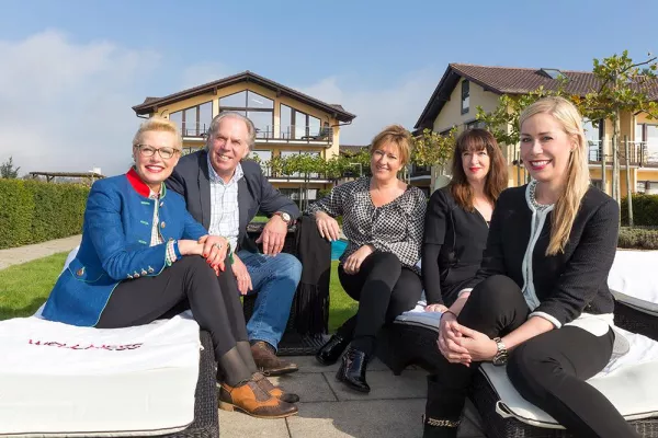 Bild: „Une place de joie“ – der Burgunderhof in Hagnau ist Gastgeber für die Jahresversammlung der Logis-Hotels