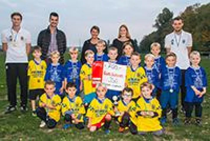 Bild: Trainingsanzüge für die Bambini