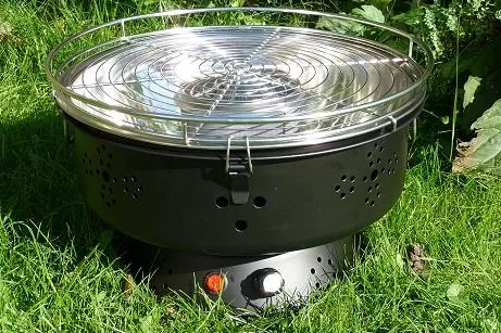 Bild: Mobiler Campinggrill auf der REISE & CAMPING Messe 2011 in Essen