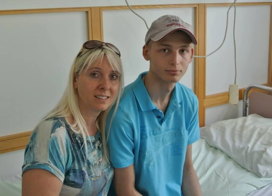 Vlad und seine Mutter im Krankenhaus