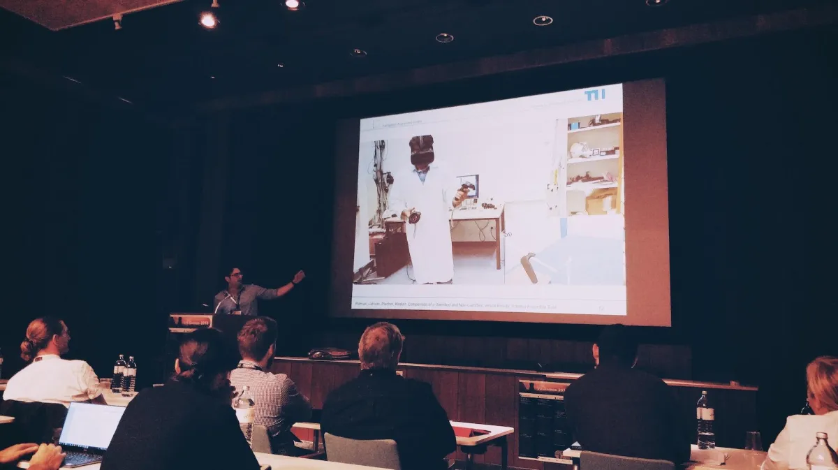 Fabrizio Palmas während der Präsentation seiner wissenschaftlichen Arbeit