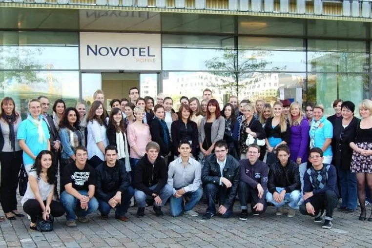 Accor bildet aus: In München 65 Azubis bei Sofitel, Novotel, Mercure und ibis Bild: Accor bildet aus: In München 65 Azubis bei Sofitel, Novotel, Mercure und ibis