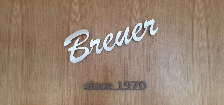 Bild: Den Sommer nutzen und Kamin oder Kachelofen einbauen lassen