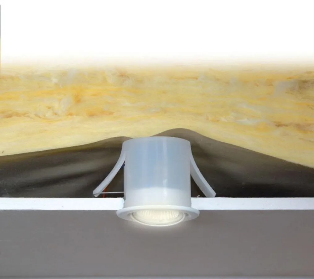 Sicherheit für Halogen-Einbaustrahler durch hitzebeständige Silikon-Schutzkappe