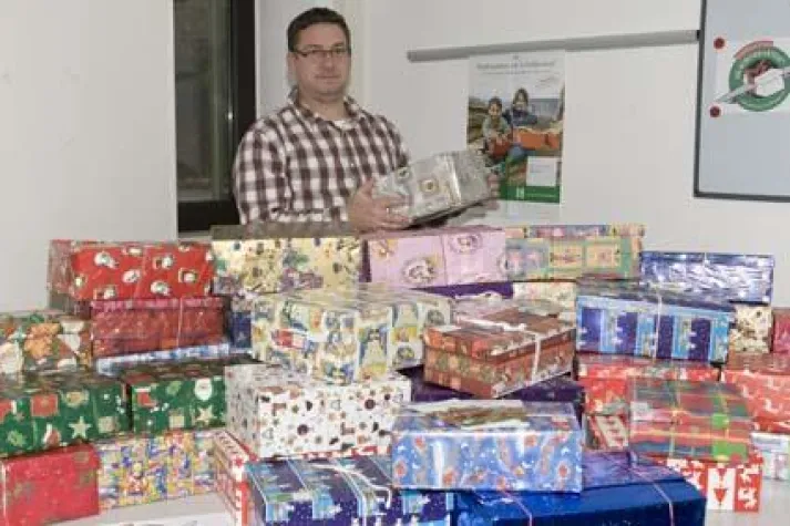 Bild: WAGO Mitarbeiter unterstützen Aktion „Weihnachten im Schuhkarton“