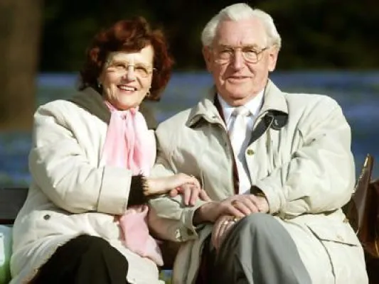 Bild: Ab Oktober kontrollieren verschärft die Finanzämter ob Rentner ihre Steuern bezahlen