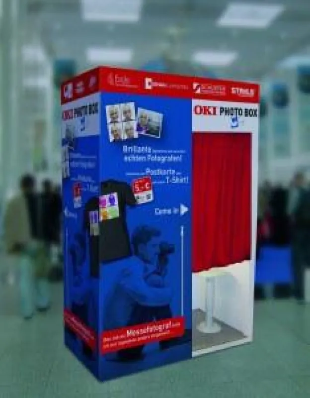 OKI lädt Kreative und Künstler zum Fotoshooting in die Photo Box ein und demonstriert den digita