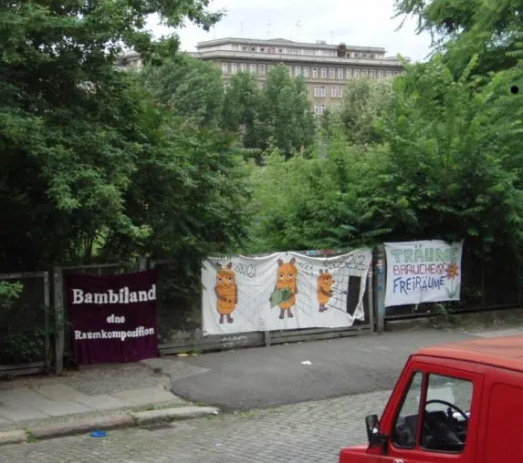 Bild: Initiative Bambiland gibt Aneignung der Brache Rigaer Str. 22 in Berlin bekannt